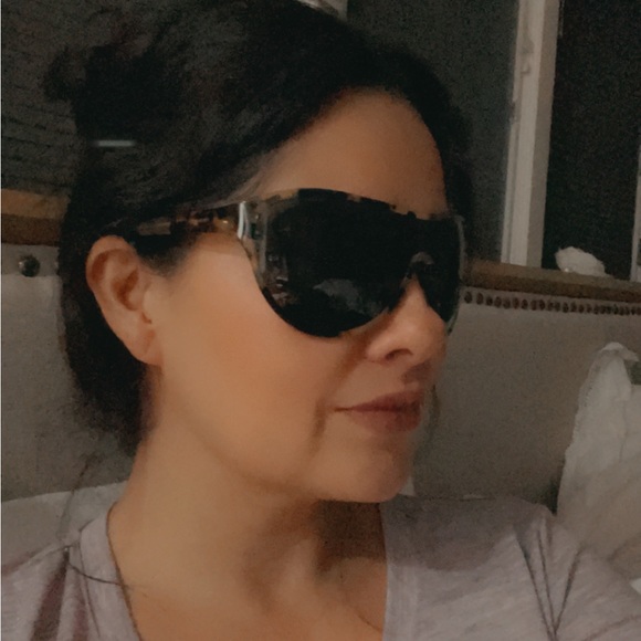 Prada SPR06X tartarug sunglasses - Picture 4 of 9